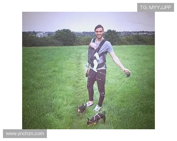 足球明星的宠物实力揭秘它们在场外的独特魅力与惊人技能 足球明星的宠物实力揭秘它们在场外的独特魅力与惊人技能