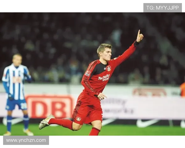 足球明星阿宽的精彩人生与职业生涯全景介绍及最新形象展示 足球明星阿宽的精彩人生与职业生涯全景介绍及最新形象展示