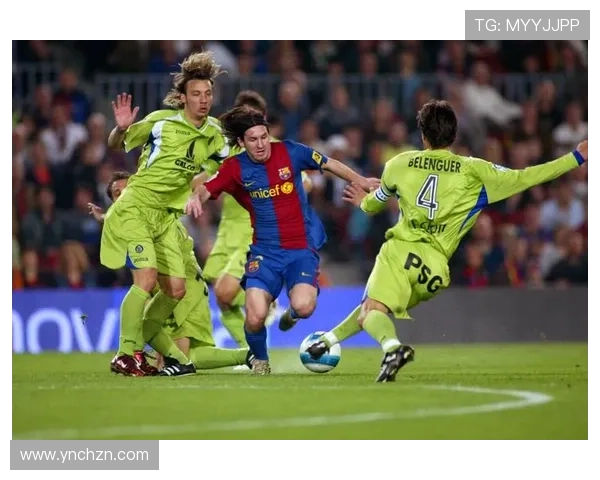 武汉足球队转型之路:从低谷到巅峰的奋斗历程与未来展望 武汉足球队转型之路:从低谷到巅峰的奋斗历程与未来展望