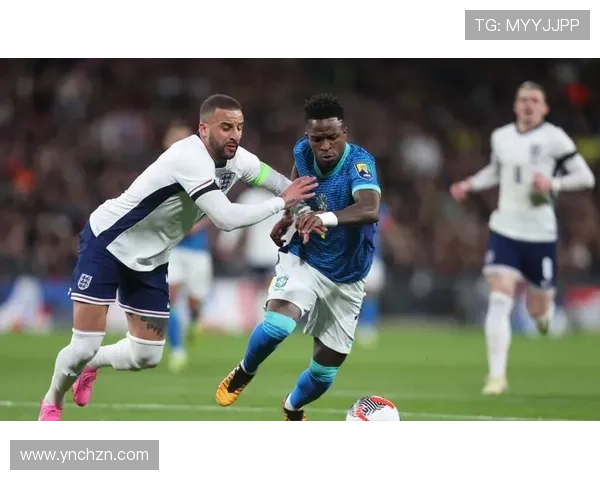 足球明星小尔多的传奇之路与辉煌成就揭秘