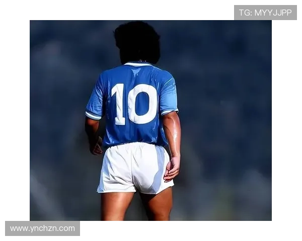 10号足球衣的传奇球星们与他们的辉煌瞬间回顾 10号足球衣的传奇球星们与他们的辉煌瞬间回顾